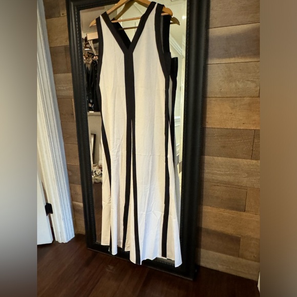 Commence - Picture 2 of 3